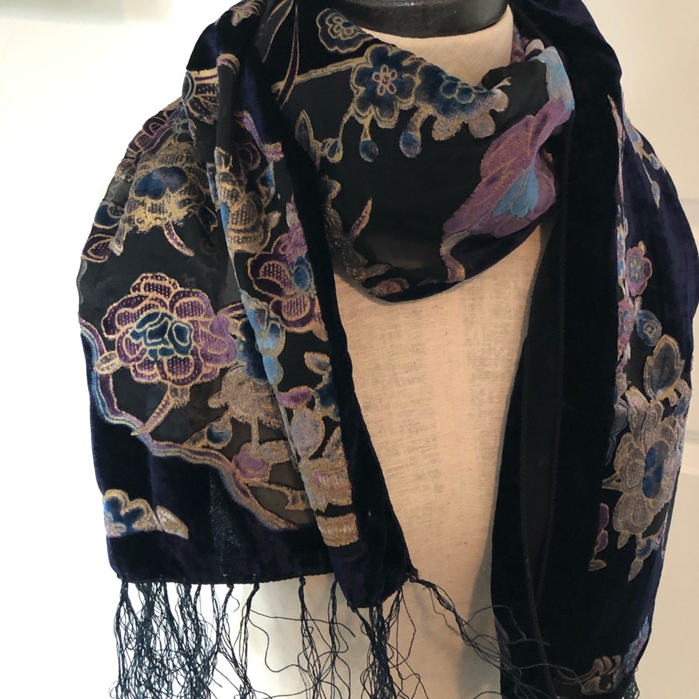 Gorgeous Embroidered Floral Velvet Silk Blend Fringe Scarf - Navy Blue & Purple